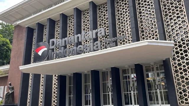 Kantor Danantara berlogo Danantara Indonesia Sovereign Fund (KOMPAS.com/YOHANA ARTHA ULY)