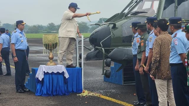 Menhan Prabowo Subianto Serahkan 8 Helikopter Baru H225M ke TNI AU