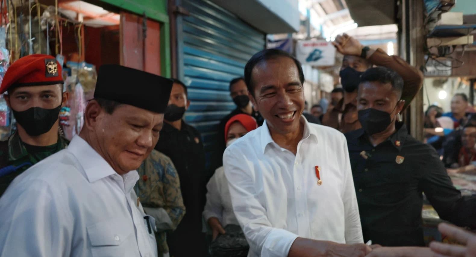 Dapat Dukungan Dari Jokowi, Elektabilitas Prabowo Semakin Terbang Tinggi
