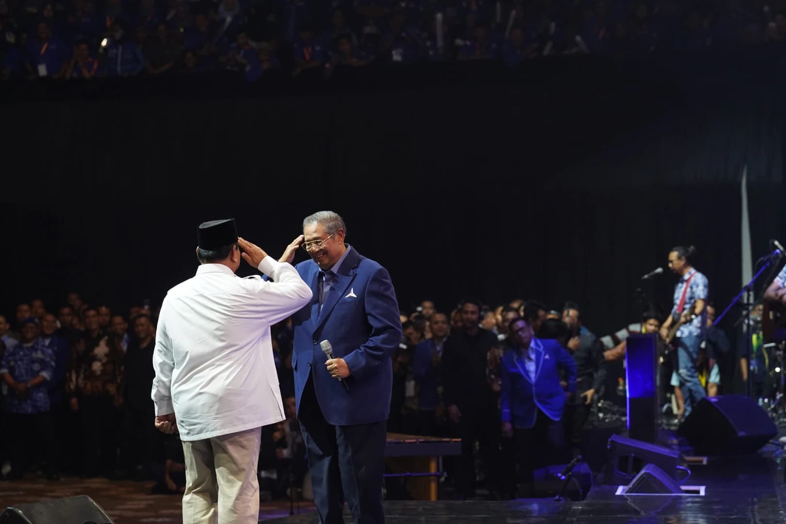 Lagu ‘Kamu Nggak Sendirian’ Dari SBY Untuk Prabowo Subianto