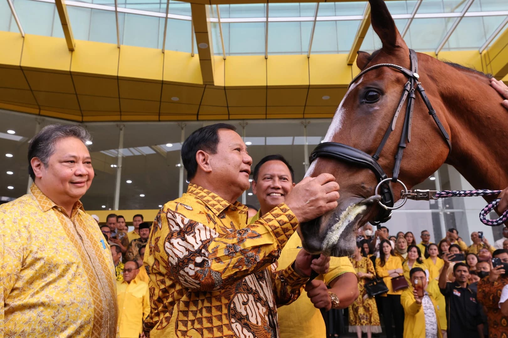 Golkar Kasih Hadiah Seekor Kuda Untuk Prabowo Subianto