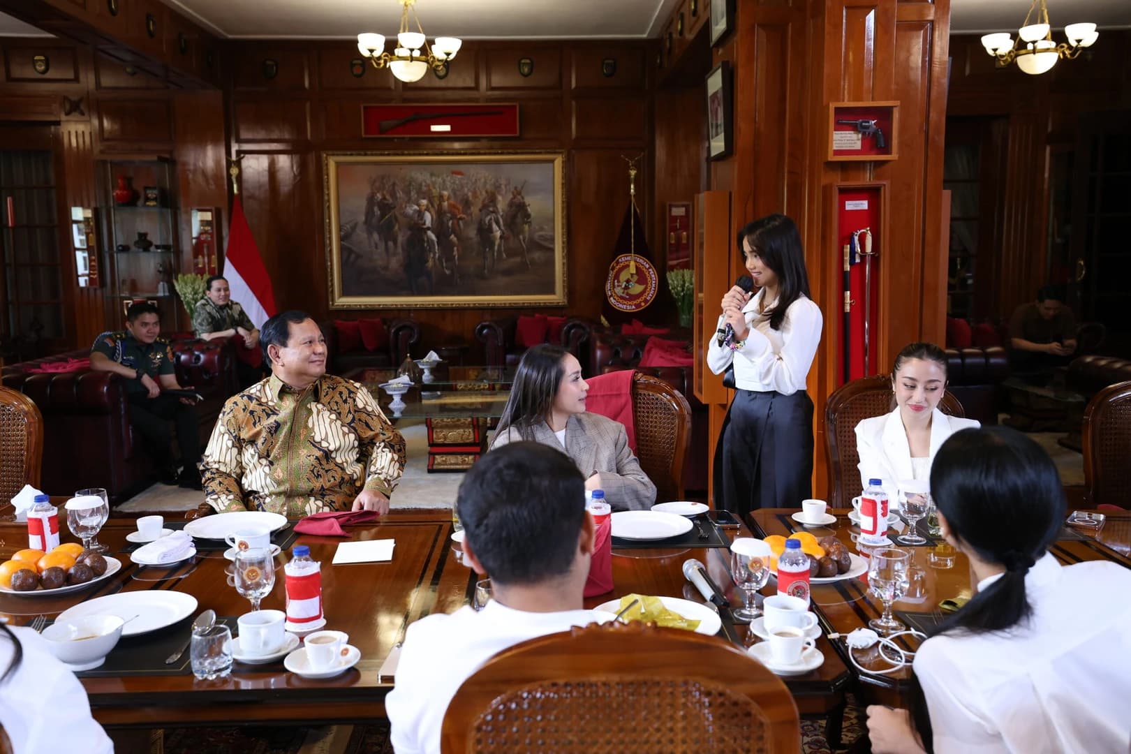 Efek Kedekatan Influencer dengan Prabowo Raih Suara Pemilih Muda