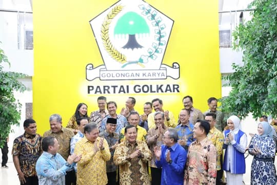 Mandat Prabowo Untuk Koalisi Indonesia Maju sebagai Poros Tengah