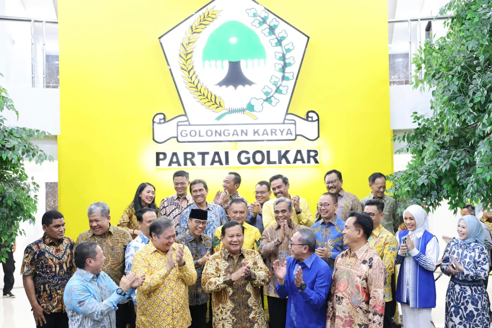 Mandat Prabowo Untuk Koalisi Indonesia Maju sebagai Poros Tengah