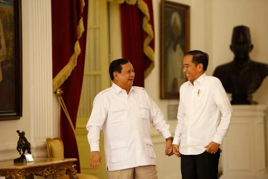 Alasan Jokowi, Engga Pernah Bosan Puji Menhan Prabowo