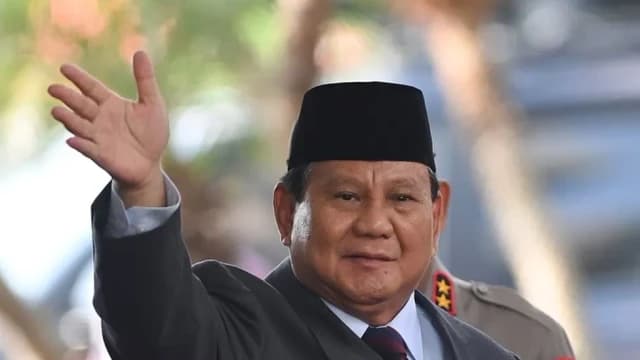 jejak perjalanan karier dan kepemimpinan letnan jenderal letjen tni purn prabowo subianto 318309081
