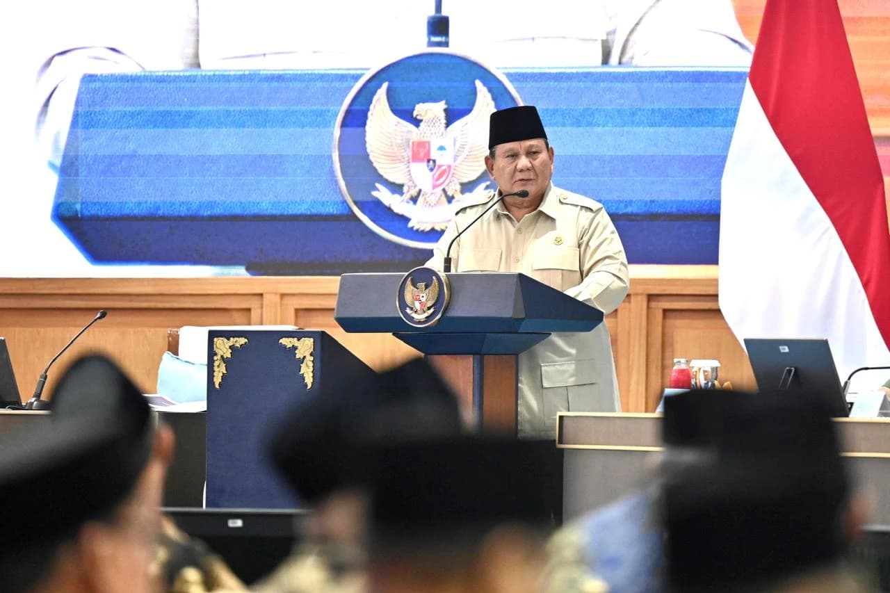 Pada malam hari ini, Kamis, 5 Maret 2026, Presiden Prabowo Subianto berbuka puasa bersama Rais Aam PBNU K.H. Miftachul Achyar, Ketua Umum Muhammadiyah Prof. Haedar Nasir, Ketua Umum Majelis Ulama Indonesia K.H. Anwar Iskandar di Istana Merdeka, Jakarta.