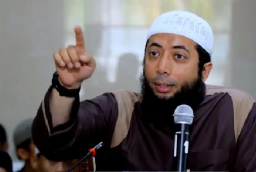 Tidak ada manusia yang sempurna, begitu juga dengan sistem pemerintahan. Karena itu kita harus adil dalam menilai, jangan hanya melihat sisi negatifnya saja.