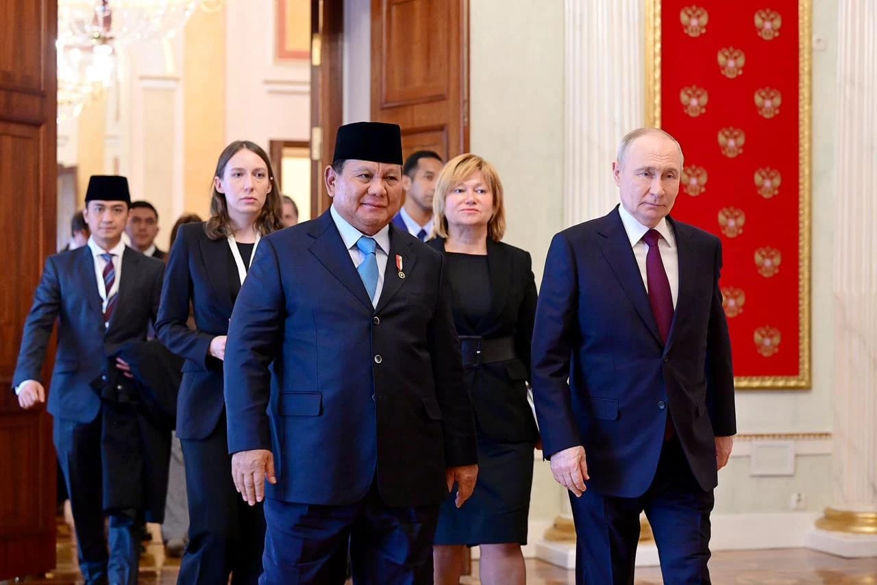 Presiden Republik Indonesia Prabowo Subianto melakukan pertemuan dengan Presiden Federasi Rusia Vladimir Putin setibanya di Moskow, pada Senin, 13 April 2026, siang hari waktu setempat.