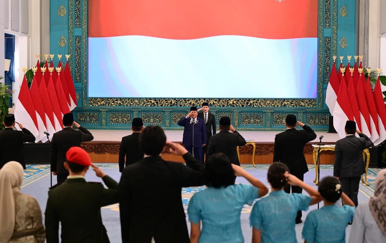 Pengangkatan Hanif Faisol Nurofiq dan Mohammad Jumhur Hidayat didasarkan pada Keputusan Presiden Republik Indonesia (Keppres RI) Nomor 51/P Tahun 2026 tentang Pemberhentian dan Pengangkatan Menteri, serta Wakil Menteri Negara Kabinet Merah Putih Periode Tahun 2024-2029.