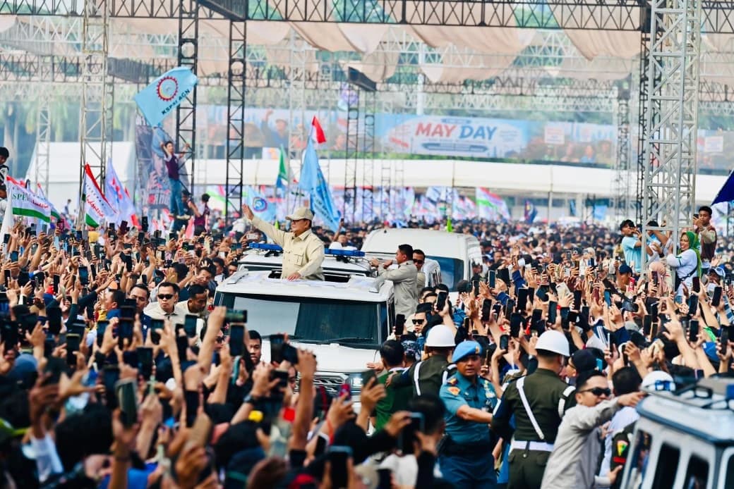 Kawasan Monumen Nasional dipenuhi gelombang semangat para buruh dari berbagai penjuru Tanah Air yang datang untuk memperingati Hari Buruh Internasional pada Jumat, 1 Mei 2026.