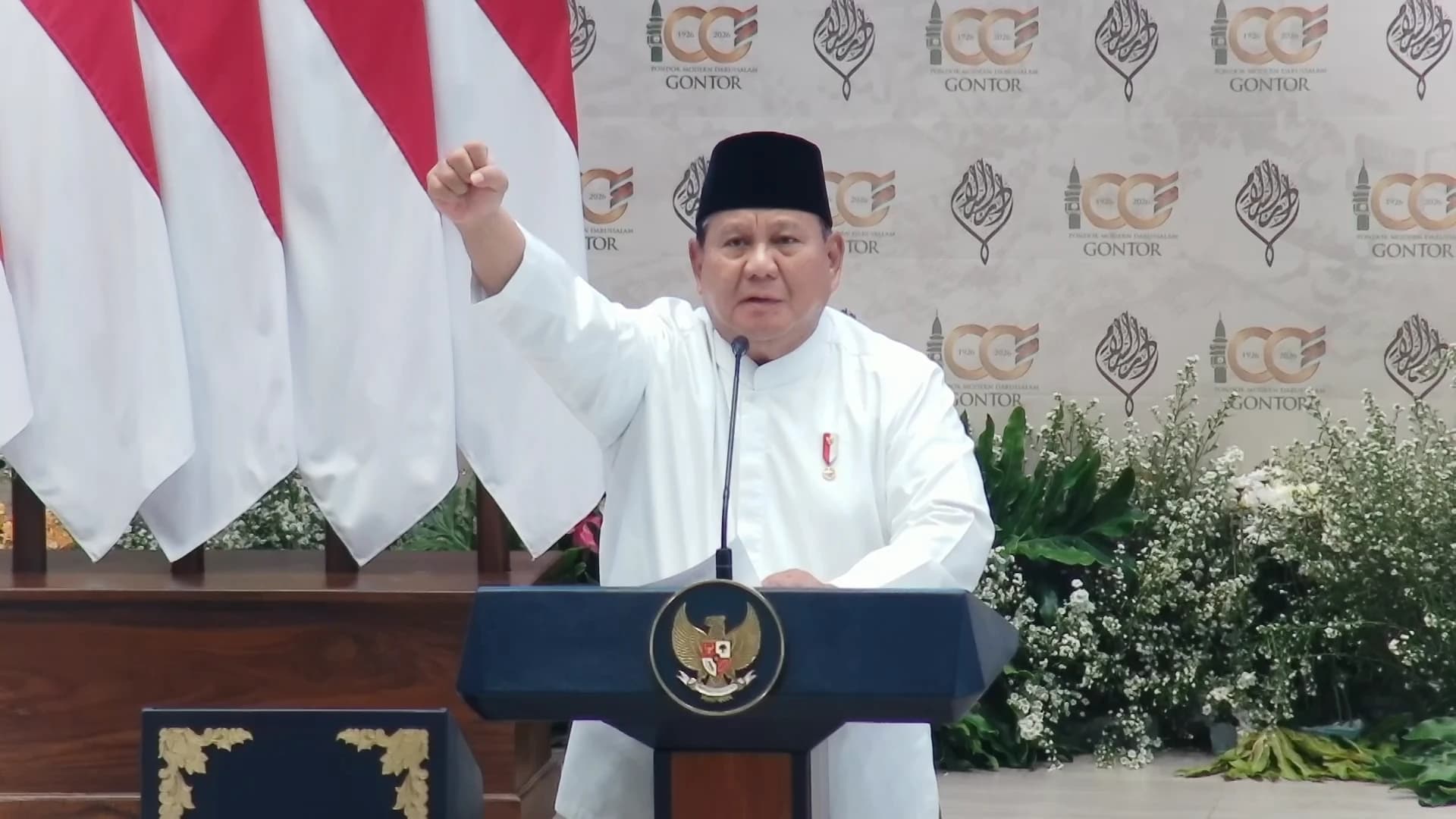 Presiden Prabowo Subianto memberikan sambutannya saat menghadiri Resepsi Kesyukuran 100 Tahun Pondok Modern Darussalam Gontor (PMDG) yang digelar di Balai Pertemuan Pondok Modern (BPPM), Pondok Modern Darussalam Gontor Putra Kampus Pusat, Kabupaten Ponorogo, Provinsi Jawa Timur, Sabtu, 19 September 2026