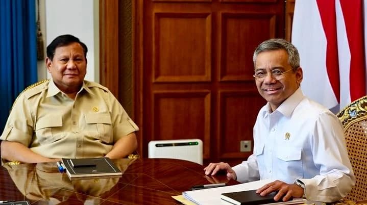 Pemerintah telah menuntaskan pembayaran utang obligasi Bantuan Likuiditas Bank Indonesia (BLBI) senilai Rp218,3 triliun kepada Bank Indonesia (BI). Dalam keterangannya di Istana Merdeka, Jakarta, Menteri Keuangan (Menkeu), Suahasil Nazara, menyampaikan bahwa pelunasan tersebut menandai berakhirnya kewajiban pemerintah kepada BI atas obligasi yang diterbitkan dalam rangka penanganan krisis keuangan tahun 1997-1998.