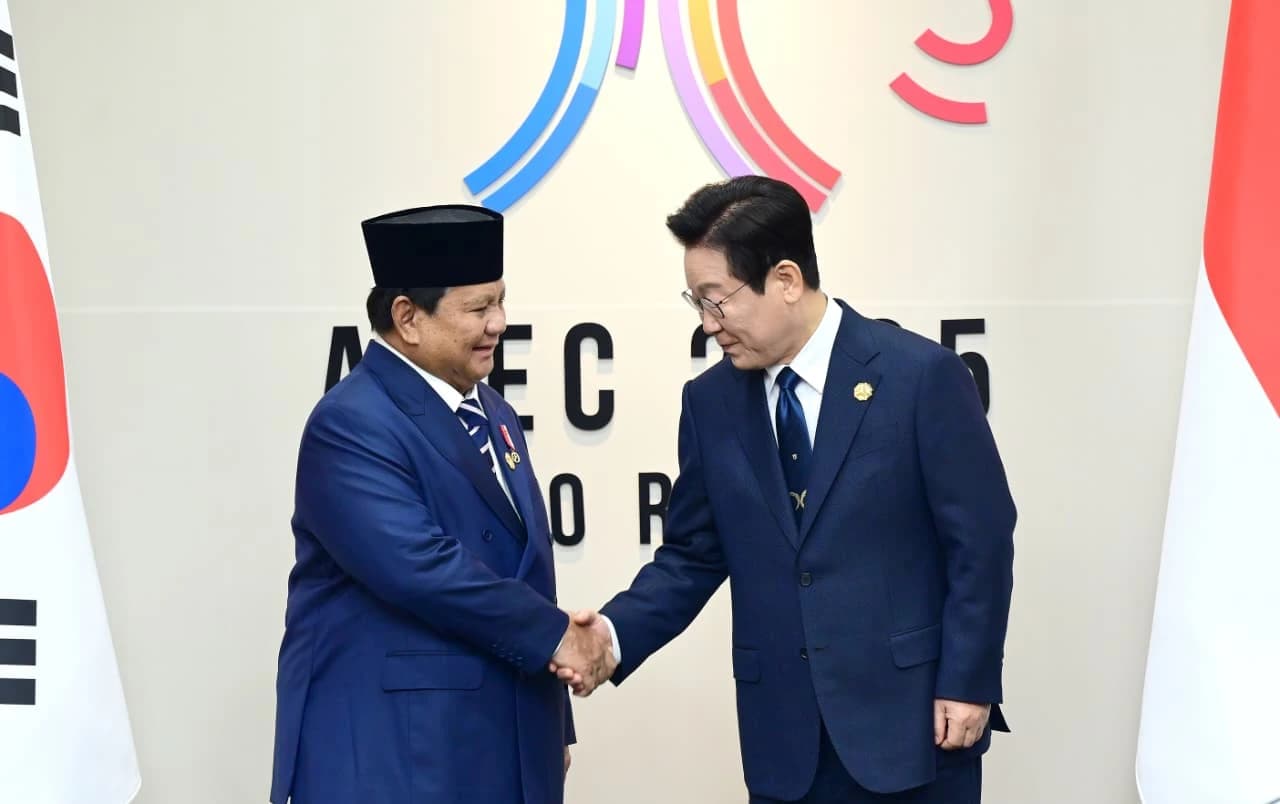 Presiden Republik Indonesia Prabowo Subianto melakukan pertemuan bilateral dengan Presiden Republik Korea Lee Jae Myung di Hwabaek International Convention Center (HICO), Gyeongju, pada Sabtu, 1 November 2025.