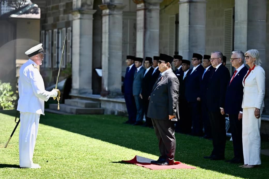 Penyambutan Upacara Kenegaraan oleh Gubernur Jenderal Australia Sam Mostyn kepada Presiden Republik Indonesia, Prabowo Subianto di Admiralty House, Sydney, pada Rabu, 12 November 2025.