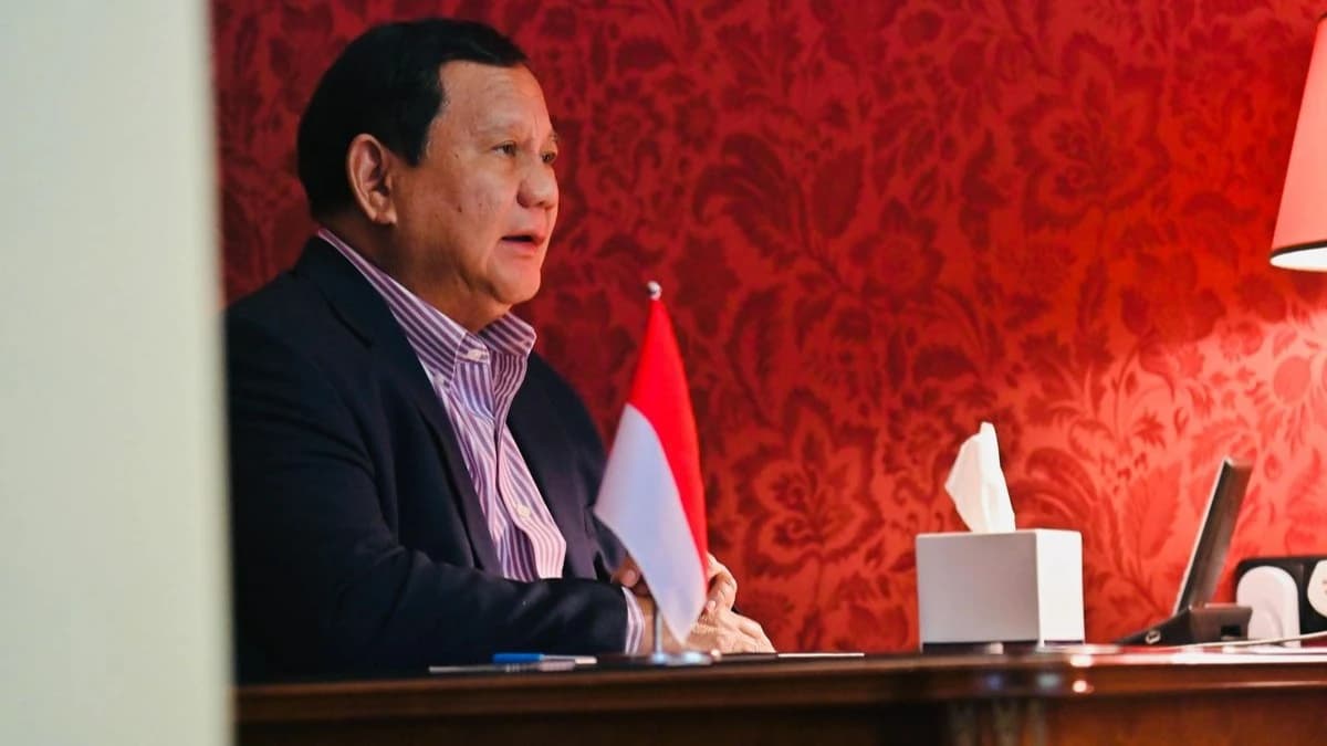 Presiden Prabowo Subianto memberikan instruksi kepada Menteri Sekretaris Negara Prasetyo Hadi untuk segera melakukan koordinasi lintas kementerian serta memastikan penyerapan anggaran berjalan optimal menjelang akhir tahun.
