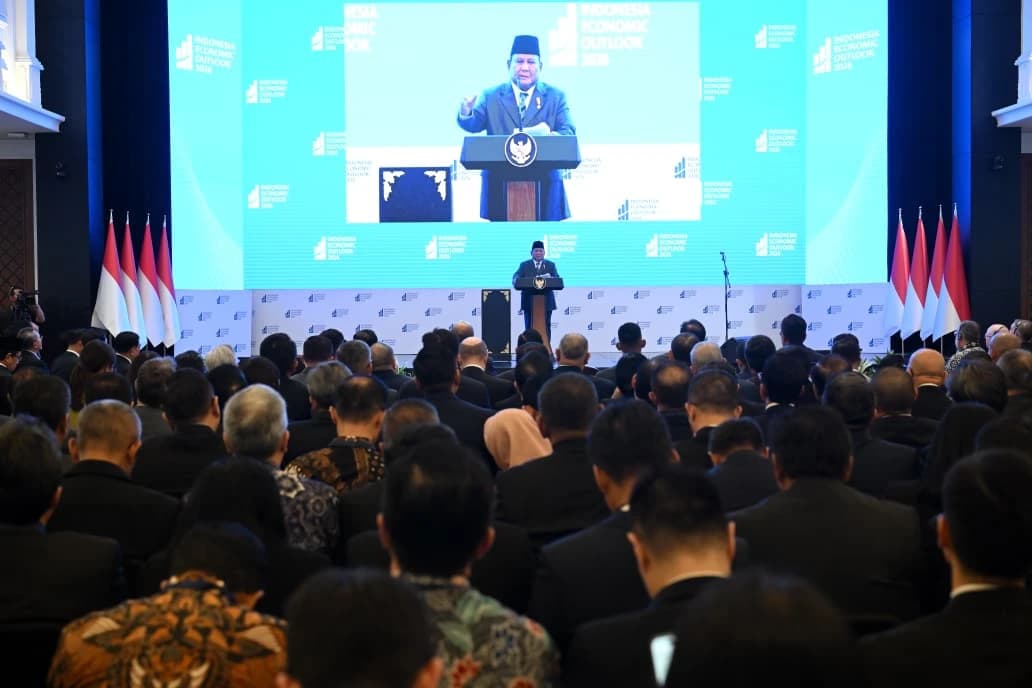 Presiden Prabowo Subianto menghadiri Indonesia Economic Outlook 2026 yang digelar di Auditorium Wisma Danantara Indonesia, Jakarta, pada Jumat, 13 Februari 2026. Acara ini menjadi forum strategis untuk menyelaraskan visi dan langkah dalam arah kebijakan ekonomi nasional tahun 2026.