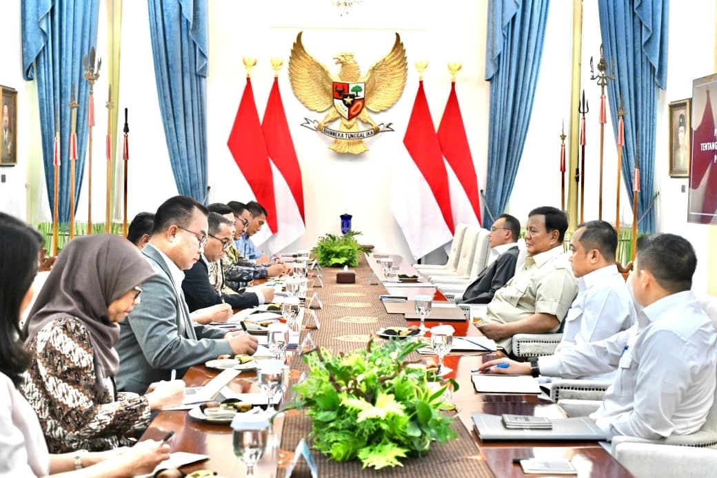 Presiden Prabowo Subianto memberikan arahan terkait sejumlah program ketenagakerjaan dan insentif ekonomi yang akan dilanjutkan maupun diperluas pada tahun 2027. Pemerintah saat ini tengah mematangkan skema pelaksanaan serta kebutuhan anggarannya.