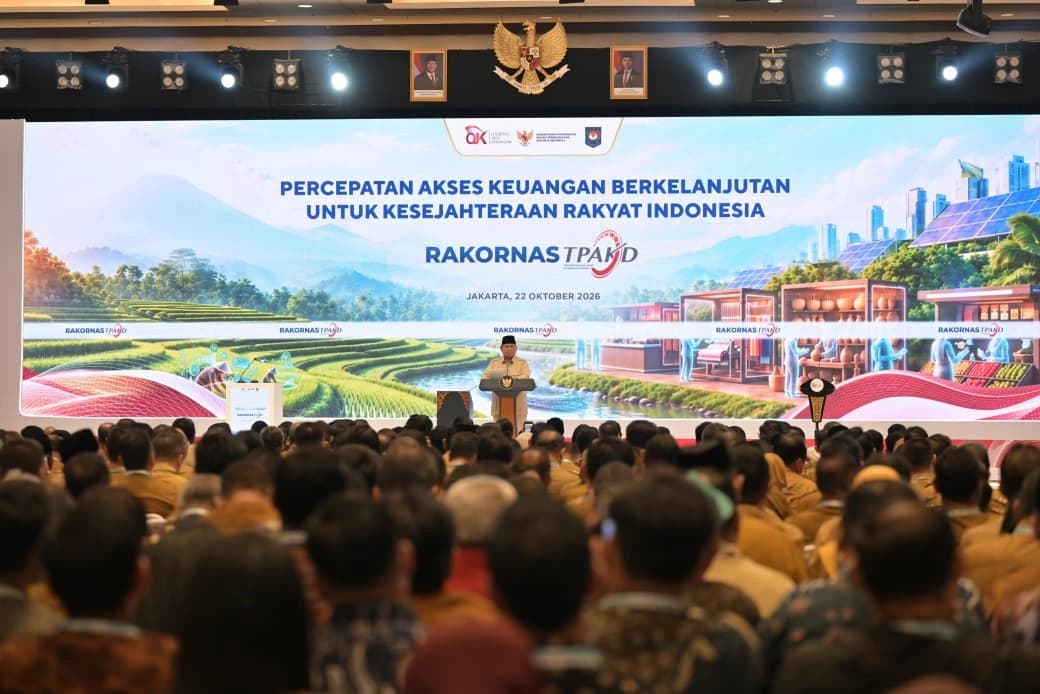 Presiden Prabowo Subianto menghadiri Rapat Koordinasi Nasional (Rakornas) Tim Percepatan Akses Keuangan Daerah (TPAKD) di JIEXPO Kemayoran, Jakarta, pada Kamis, 22 Oktober 2026. Mengusung tema “Percepatan Akses Keuangan Berkelanjutan untuk Kesejahteraan Rakyat Indonesia”, kegiatan ini mempertemukan pemerintah pusat, pemerintah daerah, dan pemangku kepentingan sektor keuangan untuk memperkuat pemerataan akses keuangan masyarakat.